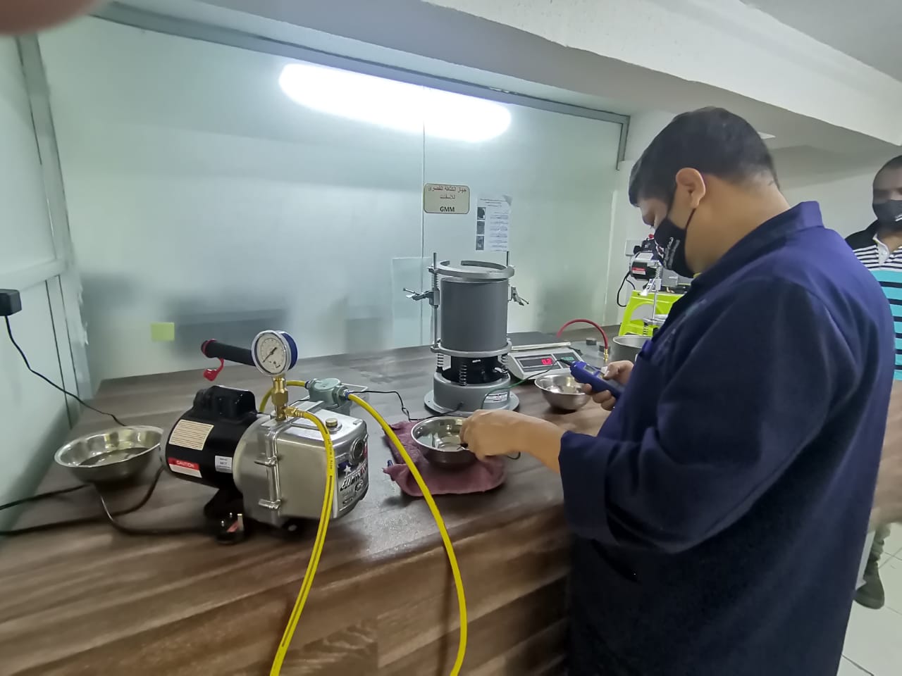 اختبارات الدم للطبقات الأسفلتية والترابية 
